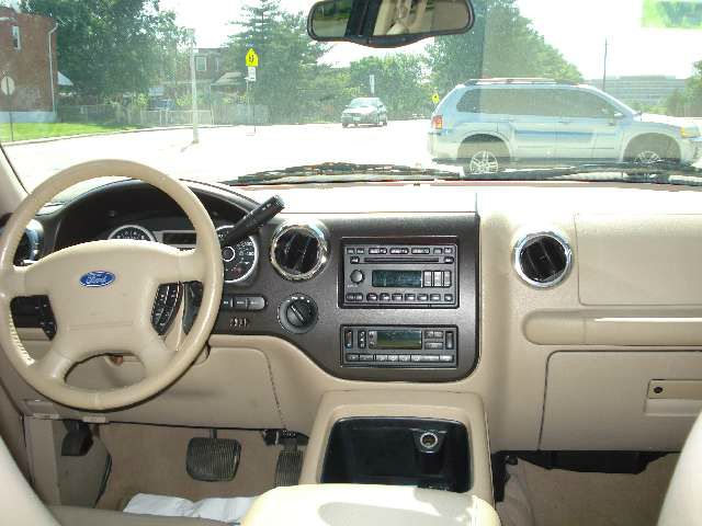 Ford Expedition 2005 photo 3