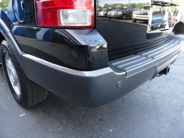 Ford Expedition 2005 photo 18