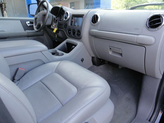 Ford Expedition 2005 photo 21