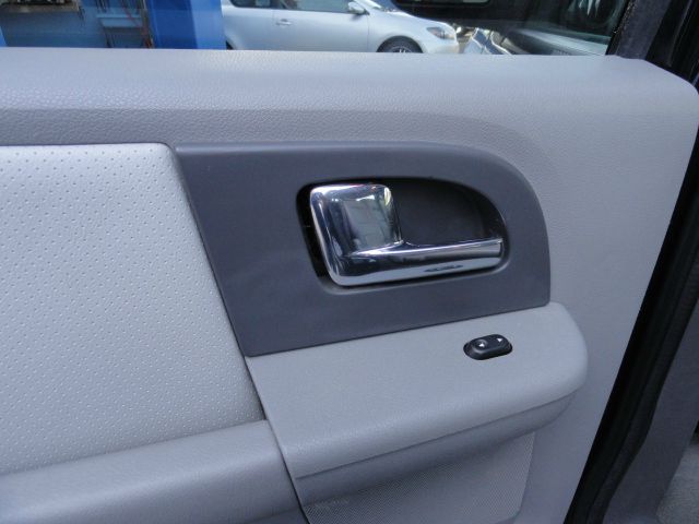 Ford Expedition 2005 photo 39