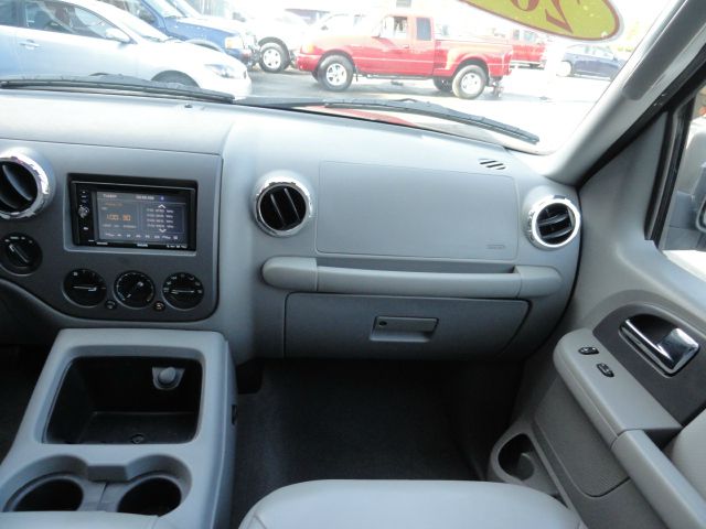 Ford Expedition 2005 photo 6