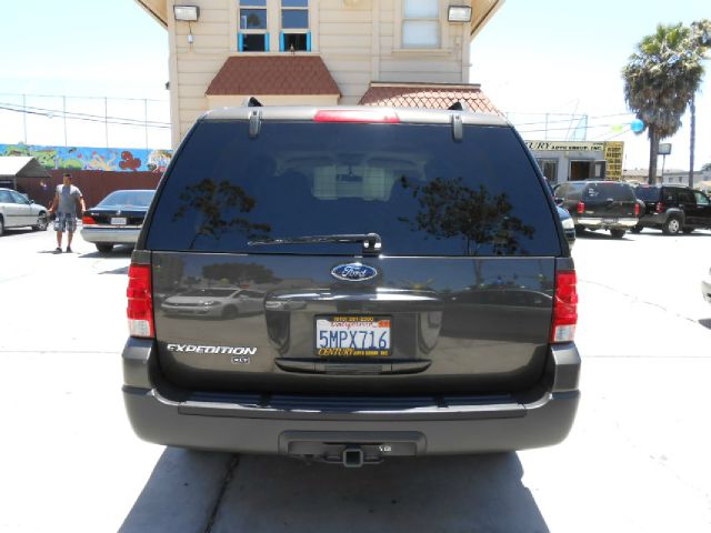 Ford Expedition 2005 photo 1