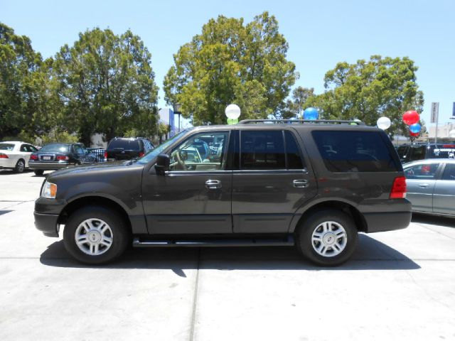 Ford Expedition 2005 photo 2