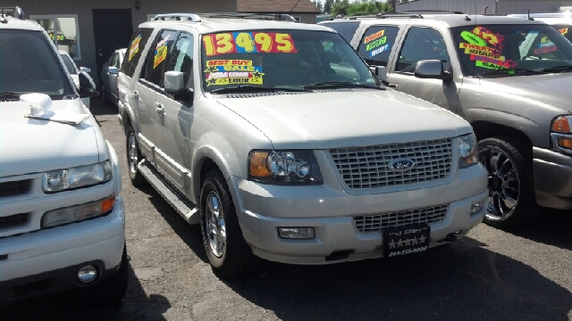 Ford Expedition 2005 photo 2