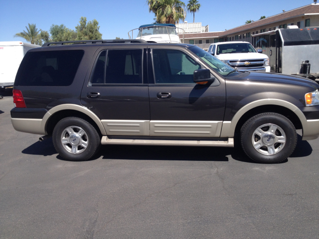 Ford Expedition 2005 photo 2