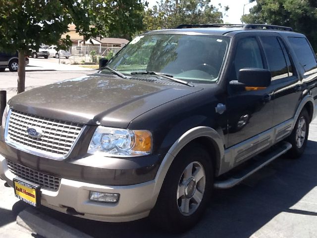 Ford Expedition E320 - Extra Sharp SUV