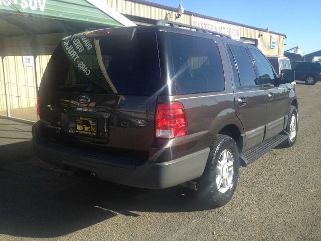 Ford Expedition 2005 photo 2