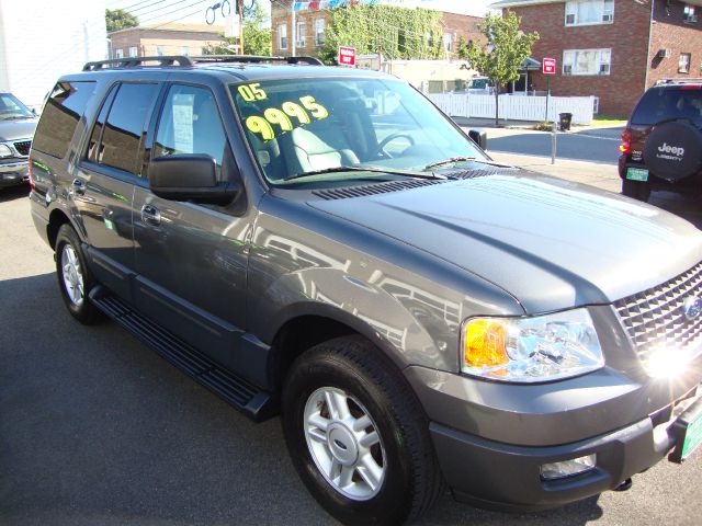 Ford Expedition 2005 photo 2