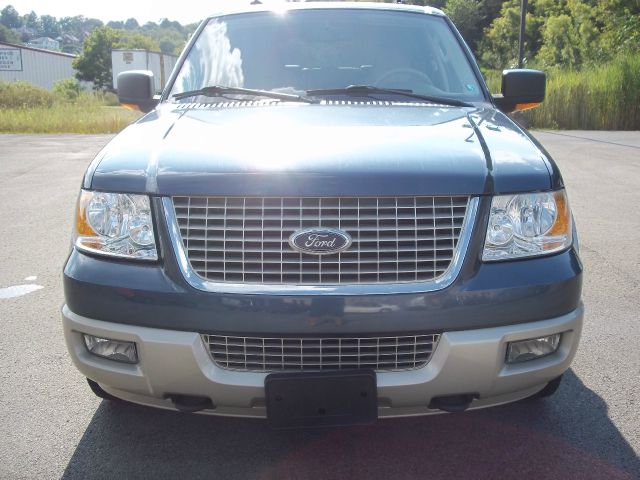 Ford Expedition E320 - Extra Sharp SUV