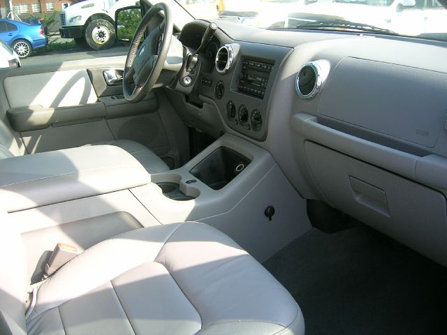 Ford Expedition 2006 photo 2