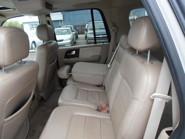 Ford Expedition Super SUV