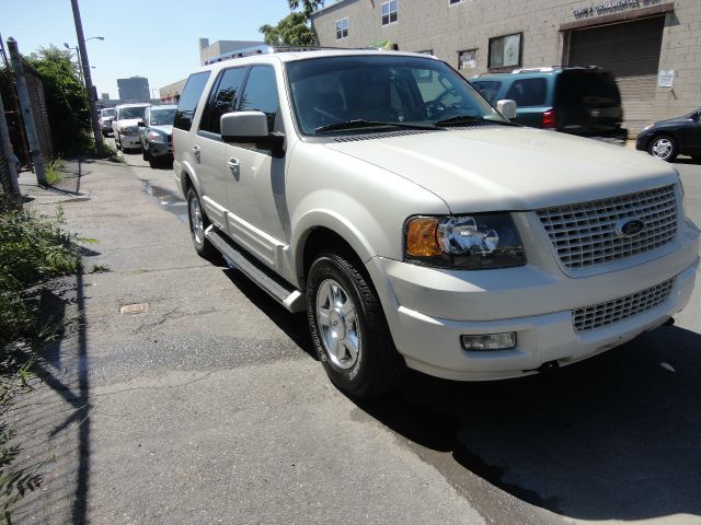 Ford Expedition Super SUV