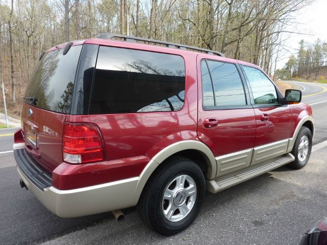 Ford Expedition E320 - Extra Sharp SUV