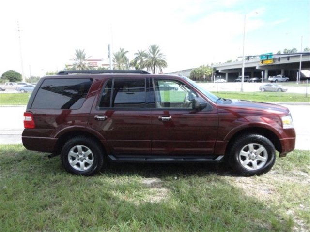 Ford Expedition 2010 photo 3