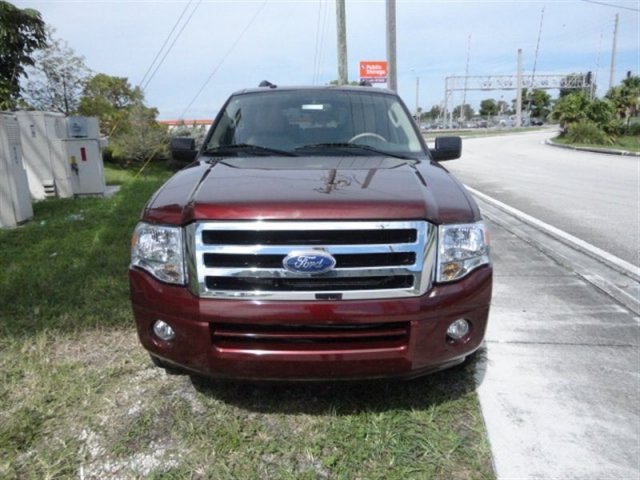 Ford Expedition 2010 photo 1