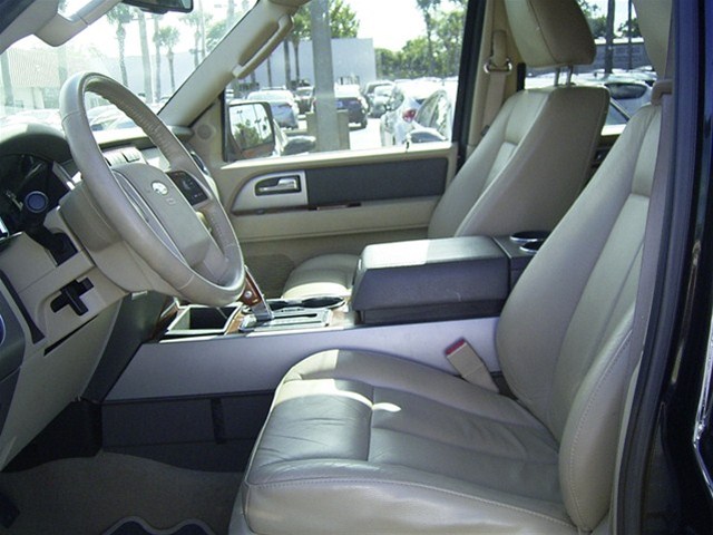 Ford Expedition 2010 photo 5