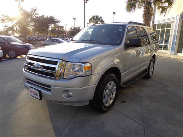 Ford Expedition 2010 photo 2