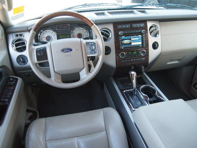 Ford Expedition 2010 photo 3