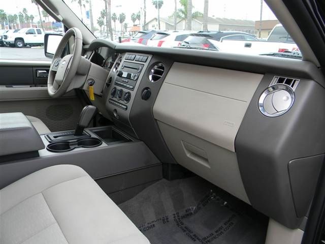 Ford Expedition 2010 photo 3