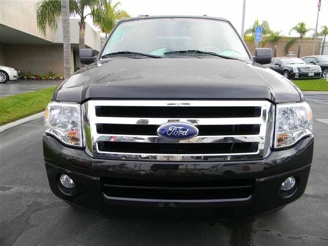 Ford Expedition 2010 photo 1