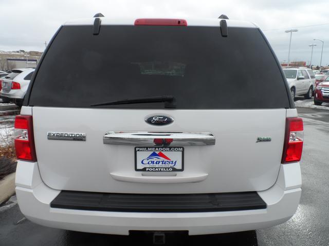 Ford Expedition 2010 photo 2