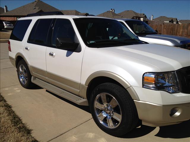 Ford Expedition 2010 photo 2