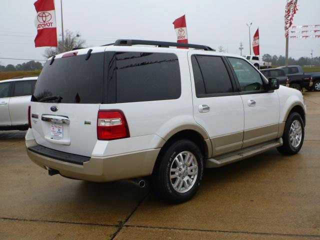 Ford Expedition 2010 photo 2