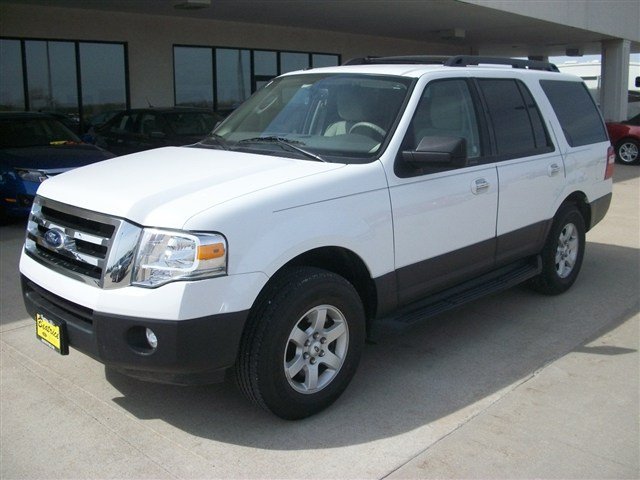 Ford Expedition 2011 photo 2