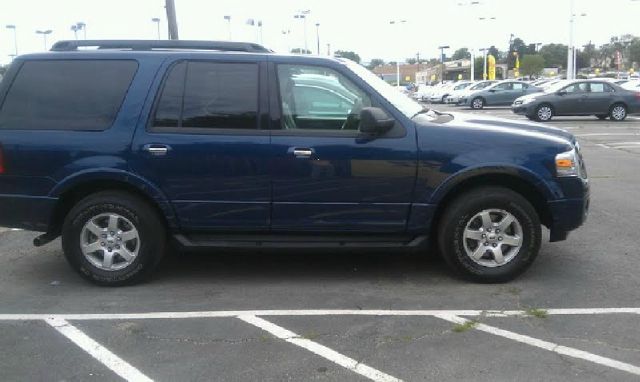 Ford Expedition 2011 photo 1