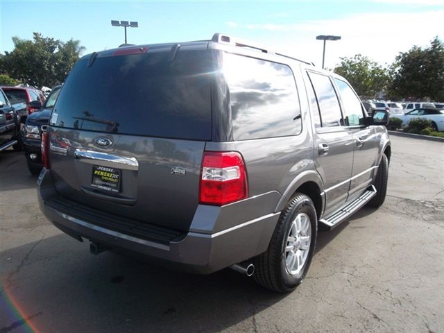 Ford Expedition 2011 photo 4