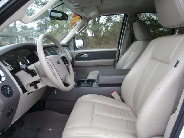 Ford Expedition 2011 photo 4