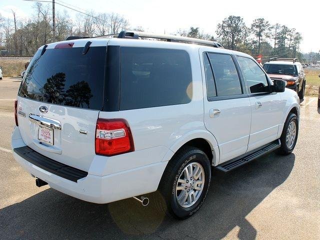 Ford Expedition 2011 photo 2