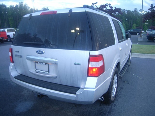 Ford Expedition 2011 photo 4