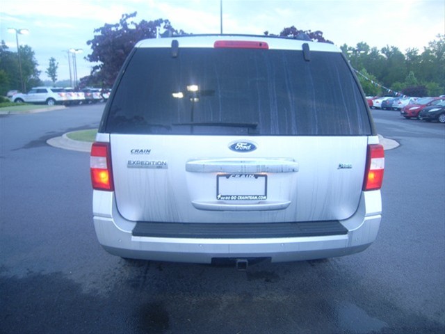 Ford Expedition 2011 photo 5