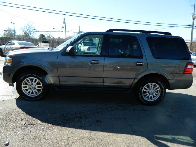 Ford Expedition 2011 photo 2