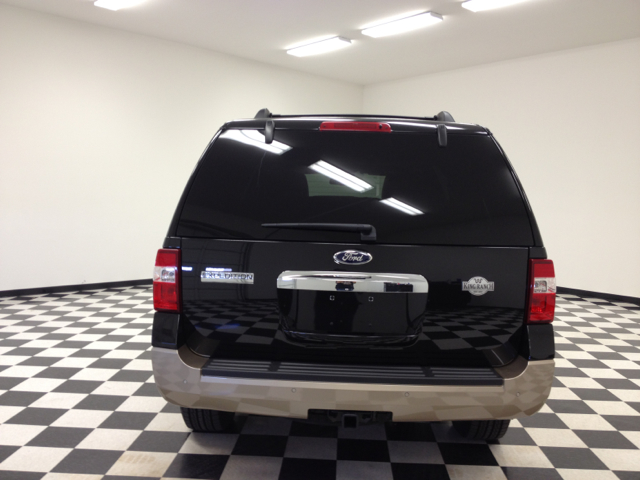 Ford Expedition 2013 photo 2