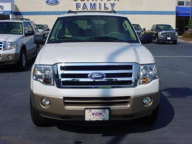 Ford Expedition 2013 photo 2