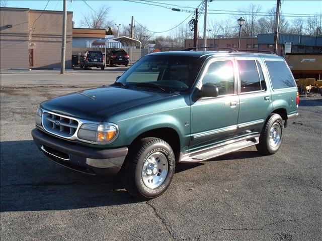 Ford Explorer ESi Sport Utility