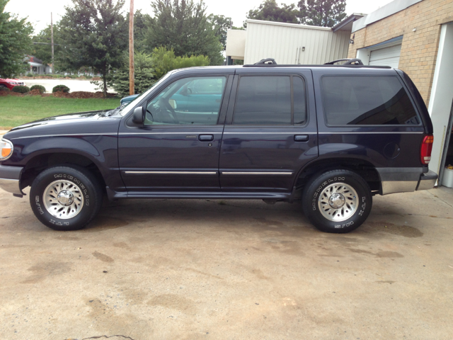 Ford Explorer Unknown SUV