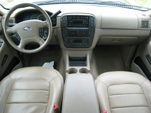 Ford Explorer 2002 photo 9