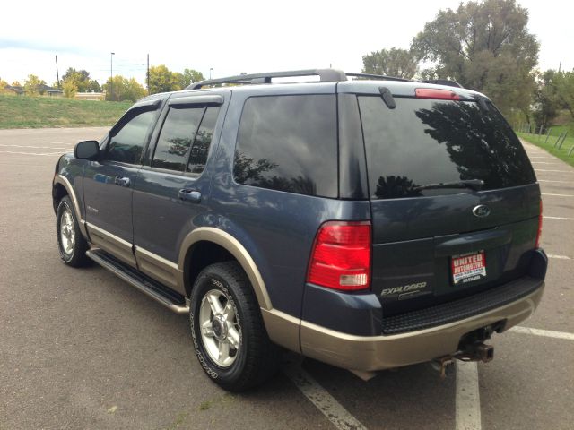 Ford Explorer E320 - Extra Sharp SUV