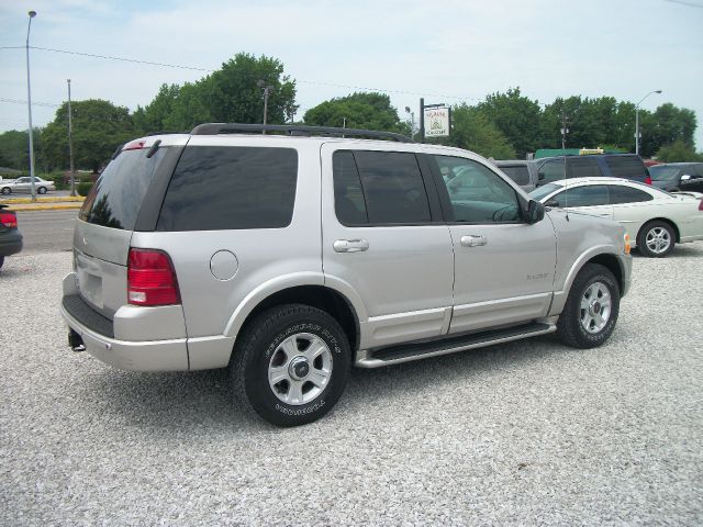 Ford Explorer Super SUV