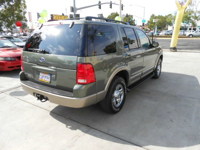 Ford Explorer E320 - Extra Sharp SUV