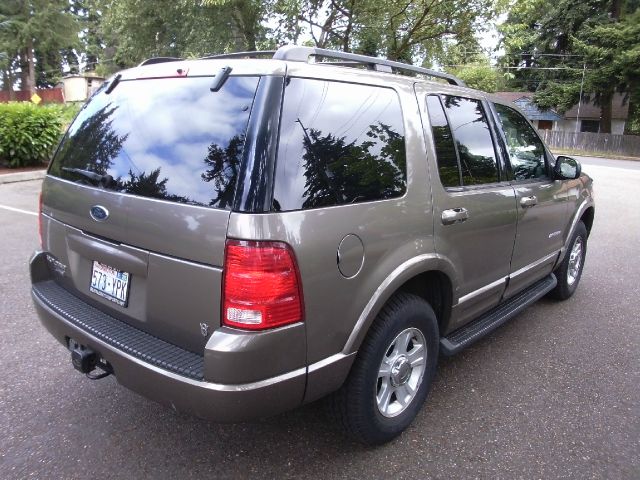 Ford Explorer Super SUV