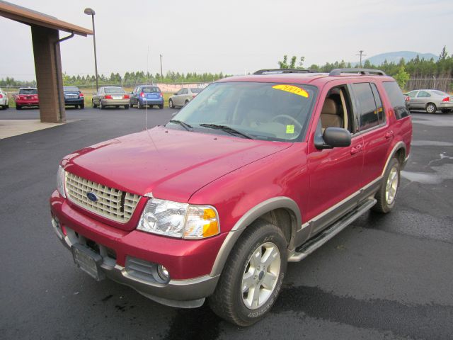 Ford Explorer Custom Deluxe SUV