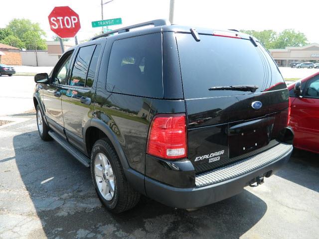 Ford Explorer 2500 4WD SUV