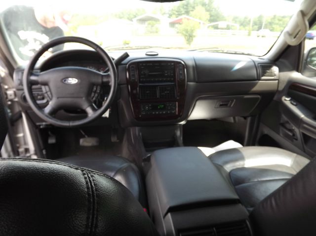 Ford Explorer SLT 25 SUV