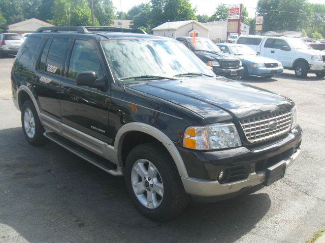 Ford Explorer Custom Deluxe SUV