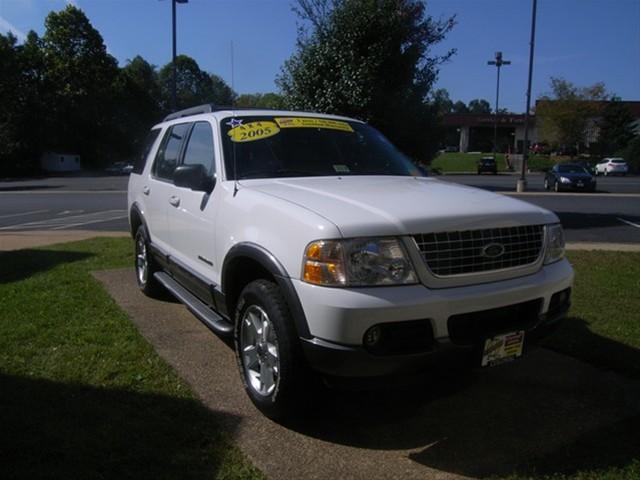 Ford Explorer 2005 photo 0