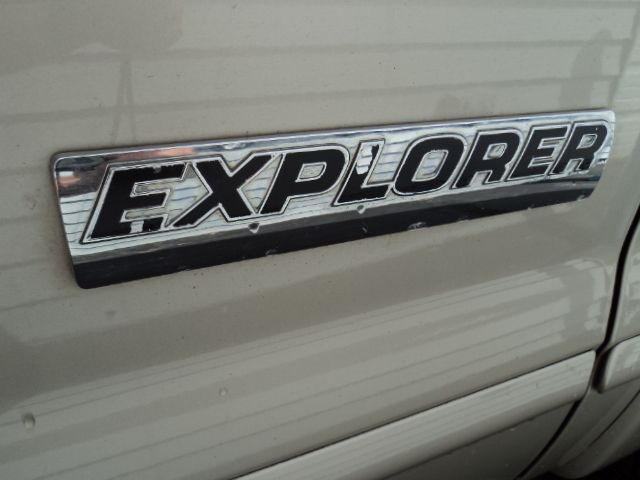 Ford Explorer 2dr LWB SUV